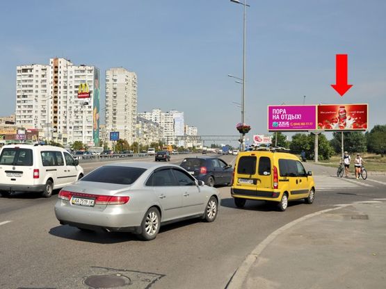 Фото рекламної площини за адресою Бажана пр., ст. м. "Харьковская", в сторону Харьковская пл., правая