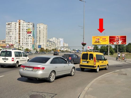 Фото рекламной плоскости по адресу Бажана пр., ст. м. "Харьковская", в сторону Харьковская пл., левый