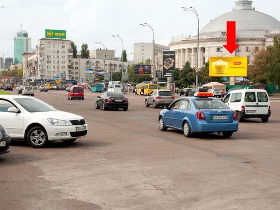 Фото рекламной плоскости по адресу Победы пр., 2 / Дмитриевская ул.,Победы пл., возле цирка, из центра