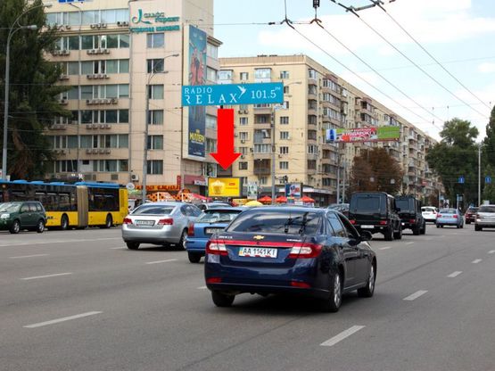 Фото рекламної площини за адресою Украинки бул. / Алмазова ул. (бывш. Кутузова ул.), ст. м. "Печерская", на светофоре, в сторону Бассейная ул.