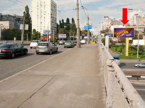 Фото рекламної площини за адресою Черновола ул. / Победы пр., 12, на Воздухофлотском мосту, в сторону Черновола ул.