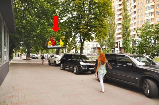 Фото рекламної площини за адресою Украинки бул., 16, в сторону Бассейная ул.