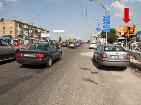 Фото рекламной плоскости по адресу Победы пр., 89А, ст. м. "Святошино", возле супермаркета "Сильпо", в центр
