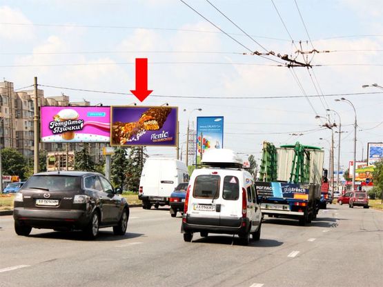 Фото рекламной плоскости по адресу Ватутина пр. / Перова бул., в сторону ст. м. "Почайна" (бывш. ст. м. "Петровка"), правая