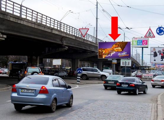 Фото рекламной плоскости по адресу Победы пр., ст. м. "Нивки", возле боулинг клуба "Страйк", в сторону Щербаковского ул. (бывш. Щербакова ул.)