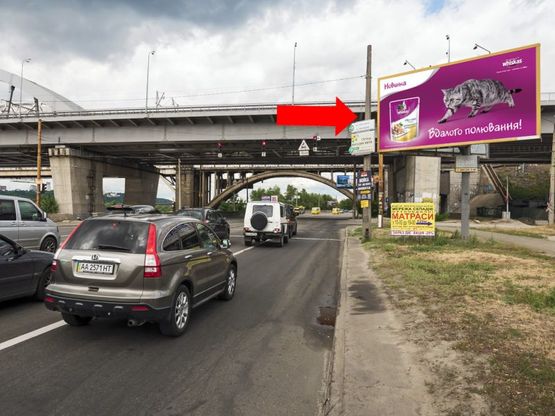 Фото рекламної площини за адресою Днепровская Набережная / Причальная ул. / мост Дарницкий, на светофоре, в сторону мост Патона