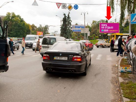 Фото рекламной плоскости по адресу Шевченка пл., в сторону Вышгородская ул.