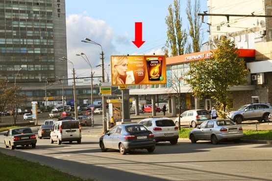 Фото рекламної площини за адресою Дружбы Народов бул., 145/ 1, заезд на пл. Лыбидскую, в сторону Б. Васильковская ул. (бывш. Красноармейская ул.)