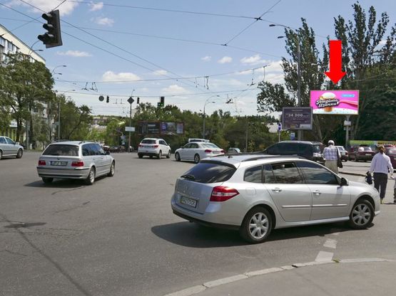 Фото рекламной плоскости по адресу Бойчука ул. (бывш. Киквидзе ул.), 2, съезд с Печерский мост и Украинки бул., в сторону мост Южный