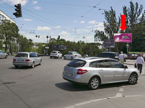 Фото рекламної площини за адресою Бойчука ул. (бывш. Киквидзе ул.), 2, съезд с Печерский мост и Украинки бул., в сторону мост Южный