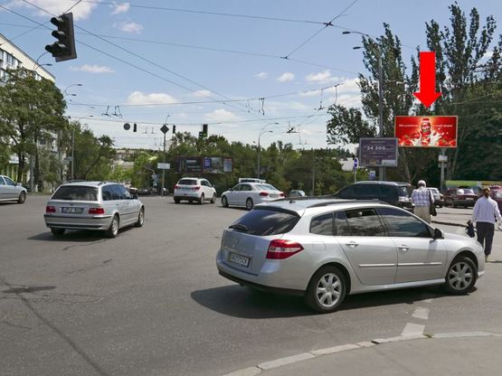 Фото рекламной плоскости по адресу Бойчука ул. (бывш. Киквидзе ул.), 2, съезд с Печерский мост и Украинки бул., в сторону мост Южный