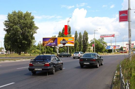 Фото рекламної площини за адресою Гагарина пр. / Верховного Совета бул., со стороны Дарницкой пл. (бывш. Ленинградская пл.), перед ТЦ "Проспект", супермаркетами "Фокстрот", "Ашан", правая