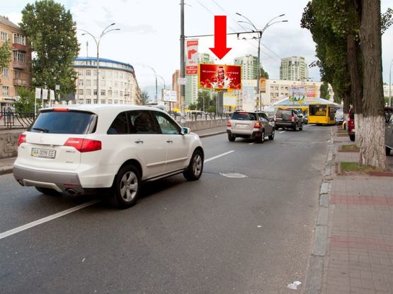 Фото рекламної площини за адресою Чоколовский бул., / Севастопольская пл., выезд на площадь, развязка, "McDonald's"