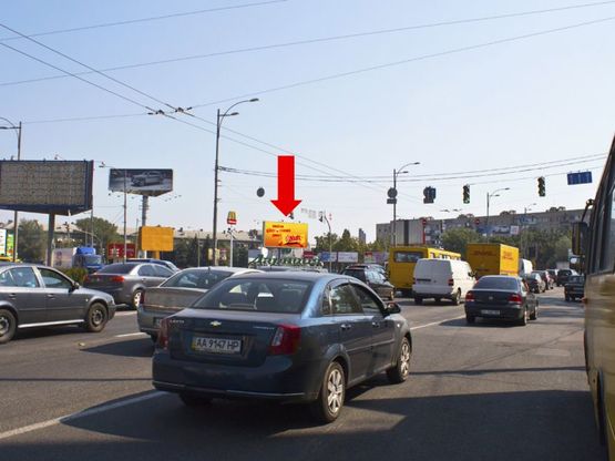 Фото рекламной плоскости по адресу Дарницкая пл. (бывш. Ленинградская пл.), разделитель, направление с Соборности пр. (бывш. Воссоединения пр.), в сторону Гагарина пр., Харьковское шоссе