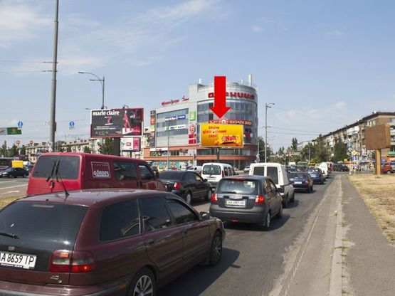Фото рекламной плоскости по адресу Дарницкая пл. (бывш. Ленинградская пл.), разделитель, направление с Харьковского шоссе в сторону Соборности пр. (бывш. Воссоединения пр.), в центр