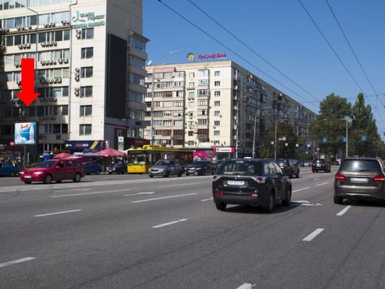 Фото рекламной плоскости по адресу Украинки бул., 26 / ул.Алмазова (бывш. ул. Кутузова), на светофоре, возле "KFC", в сторону ул. Бассейная