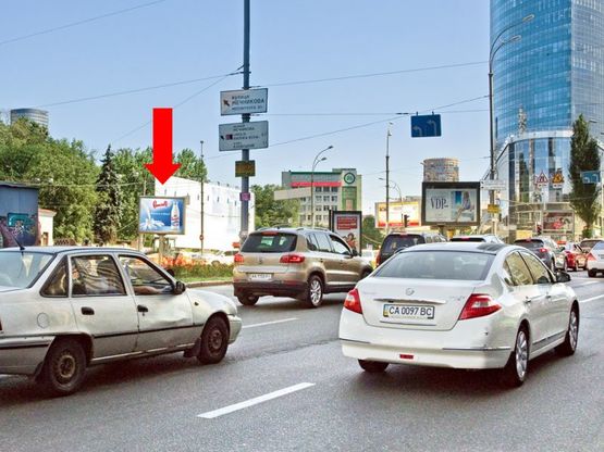 Фото рекламной плоскости по адресу Бассейная ул. - Мечникова ул., возле БЦ "Парус", в сторону Украинки бул.