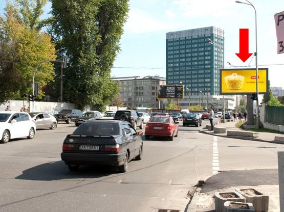 Фото рекламної площини за адресою Короленковская ул., 6, на светофоре, повороте на Мегамаркет и "Батерфляй" в сторону Деловая ул. (бывш. ул. Димитрова)