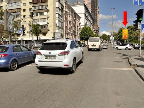 Фото рекламной плоскости по адресу Б. Васильковская ул. (бывш. Красноармейская ул.), 103 / Коновальца ул. (бывш. Щорса ул.), на светофоре, в сторону ст. м. "Печерская"