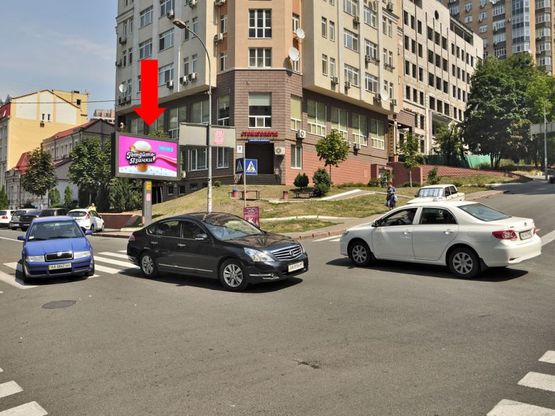 Фото рекламной плоскости по адресу Предславинская ул. / Лабораторная ул., возле роддома №7, Лингвистического Университета (Иняза), в сторону Федорова ул.