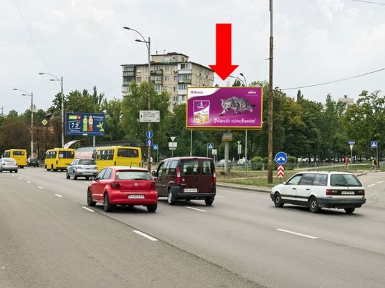 Фото рекламной плоскости по адресу Гагарина пр. / Верховного Совета бул., разделитель, в сторону Дарницкой пл. (бывш. Ленинградская пл.)