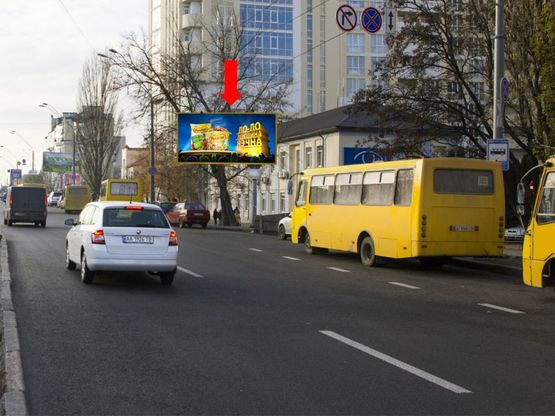 Фото рекламної площини за адресою Победы пр., 90 / Александровская ул., 100 м до супермаркета "Фуршет", ст. м. "Нивки", из центра