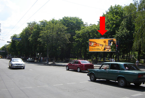 Фото рекламной плоскости по адресу Ильинская ул. (бывш. Красногвардейская ул.) / Ярослава Мудрого ул. (бывш. Пролетарская ул.), центр