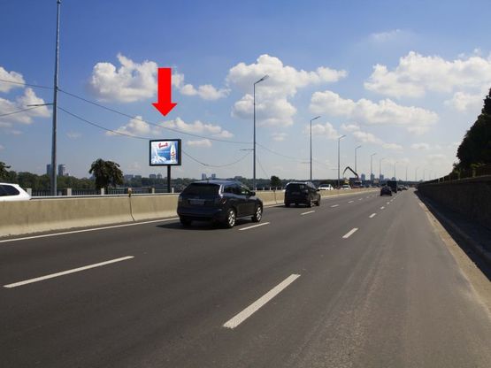 Фото рекламної площини за адресою Набережное шоссе ул., 950 м. до ст.м. "Днепр", со стороны Подола