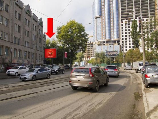 Фото рекламної площини за адресою Глубочицкая ул., 72, на светофоре, в сторону Лукьяновки