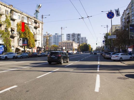 Фото рекламной плоскости по адресу Липковского ул. (бывш. Урицкого ул.), 40, на светофоре, в сторону центра