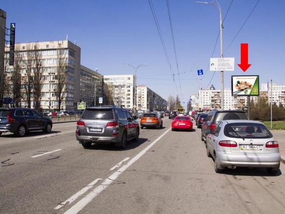Фото рекламної площини за адресою Украинки бул., 21, в сторону ст. м. "Печерская", в центр