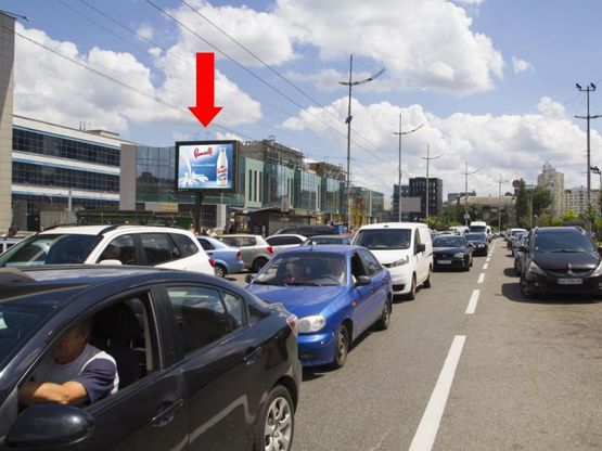 Фото рекламної площини за адресою Кирпы ул., 3, возле входа в Южный жд вокзал, в сторону ул. Липковского (бывш. ул. Урицкого)