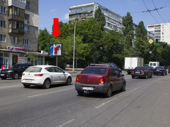 Фото рекламной плоскости по адресу Соломенская ул., 10 - ул. Алексеевская, на светофоре, в сторону Соломенской пл.