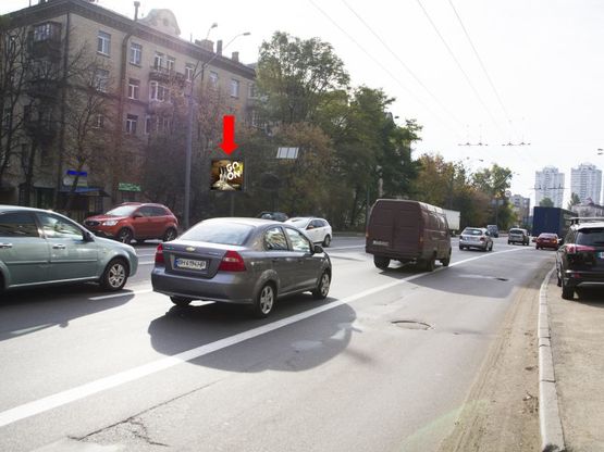 Фото рекламної площини за адресою Довженка ул., 10 в сторону ст. м. "Шулявская"