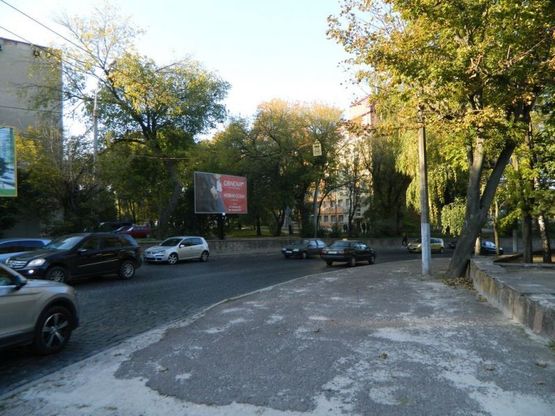 Фото рекламной плоскости по адресу Зелена - вул. Тарнавського (до центру)