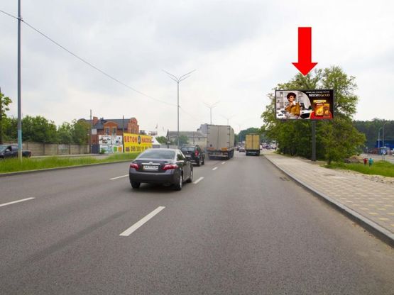 Фото рекламной плоскости по адресу Палладина пр., возле ТРЦ "Лавина молл", супермаркетов "Ашан, "Эпицентр", разделитель, в сторону пр. Победы