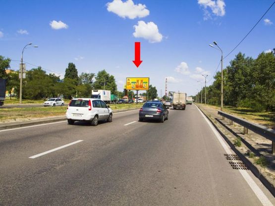 Фото рекламной плоскости по адресу Богатирская ул., 3д, разделитель, в сторону ул. Луговой, супермаркета "Эпицентр"