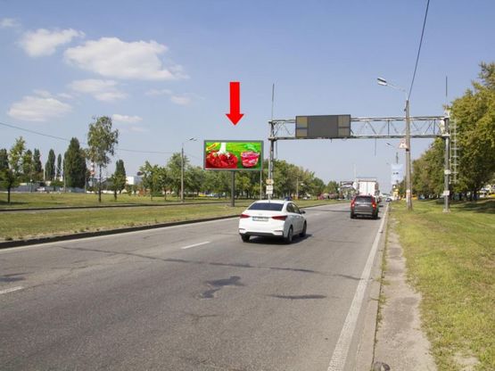 Фото рекламной плоскости по адресу Богатырская ул., 5 - ул. Полярная,  200 м до светофора, разделитель, в сторону супермаркетов "Эпицентр", "Сильпо", из центра