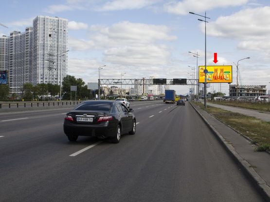 Фото рекламної площини за адресою Бажана пр., 30, в сторону ст.м. "Харьковская", из центра