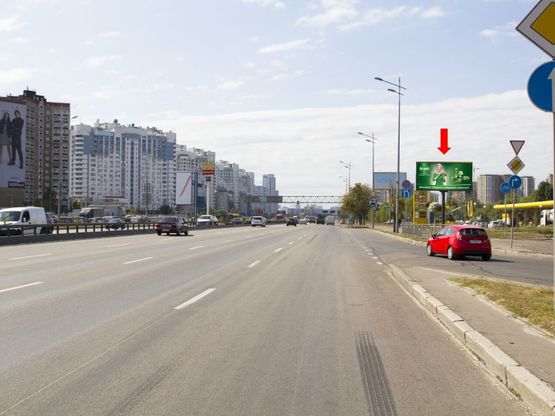 Фото рекламної площини за адресою Бажана пр. - пр. Григоренко, ст. м. "Позняки", возле АЗС "Кло", напротив McDonald's, в центр