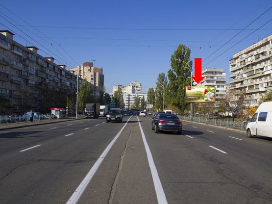 Фото рекламной плоскости по адресу Архипенко ул. (бывш. М. Залки), напротив супермаркета "Сильпо", в сторону ст.м. "Оболонь"