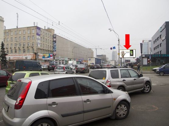 Фото рекламної площини за адресою Бандеры пр. (бывш. Московский пр.), 8 - ул. Ермака, возле супермаркетов "Фокстрот", "Ашан", в сторону ул. Телиги