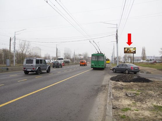 Фото рекламной плоскости по адресу Бандеры пр. (бывш. Московский пр.) 28, возле супермаркета "Метро", в сторону Северного моста