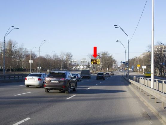Фото рекламної площини за адресою Кольцевая дорога - ул. Теремковская, разделитель, Одесская пл., в сторону пр. Победы