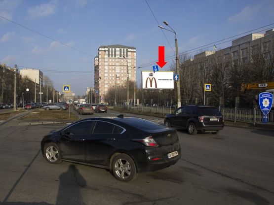 Фото рекламной плоскости по адресу Народного Ополчения ул. 9 - ул. Винницкая, в сторону пл. Севастопольской