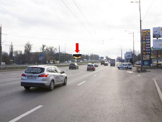 Фото рекламной плоскости по адресу Кольцевая дорога - ул. Победы, разделитель, в сторону ТЦ "Диамант", "4Room", пр. Курбаса