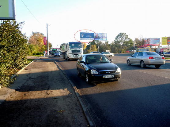 Фото рекламной плоскости по адресу Хмельницького (ринок "Галицьке перехрестя")лівий