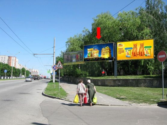 Фото рекламной плоскости по адресу Научная ул., 11 - ул. Княгини Ольги, возле супермаркета "ВАМ", левый