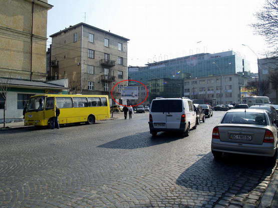 Фото рекламной плоскости по адресу пл. Петрушевича
