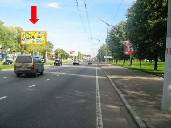 Фото рекламної площини за адресою Стрыйская ул., 59/61 - ул. Максимовича, разделитель, в центр